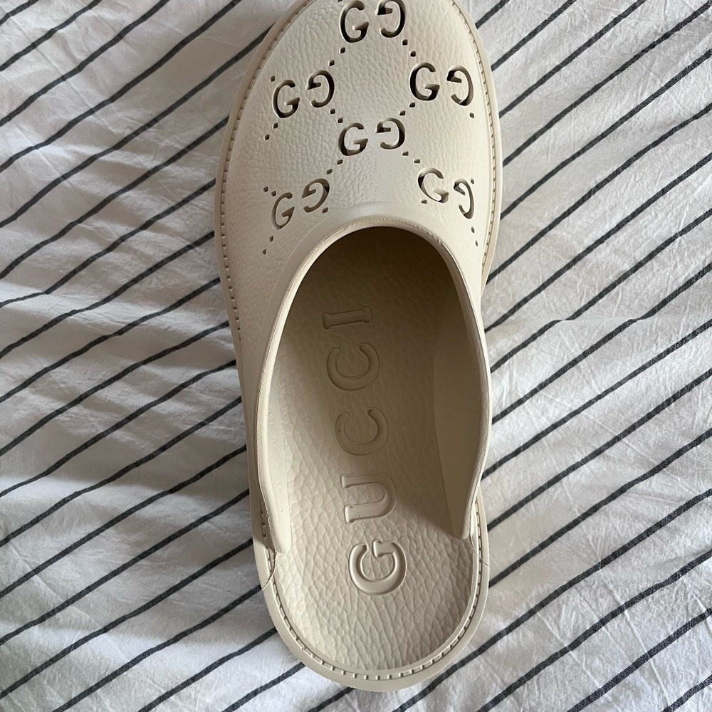 Gucci Cream Logo Clogs - Picture 4 of 7